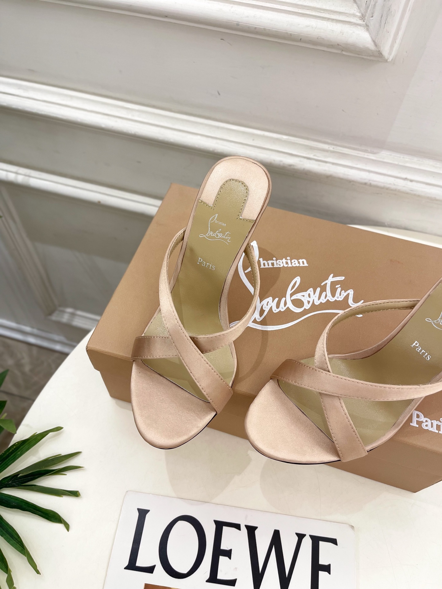 Christian Louboutin路铂廷 26ss ✨ 2026新品 CL极简交叉带高跟拖鞋 红底鞋系列，顶级硬货上