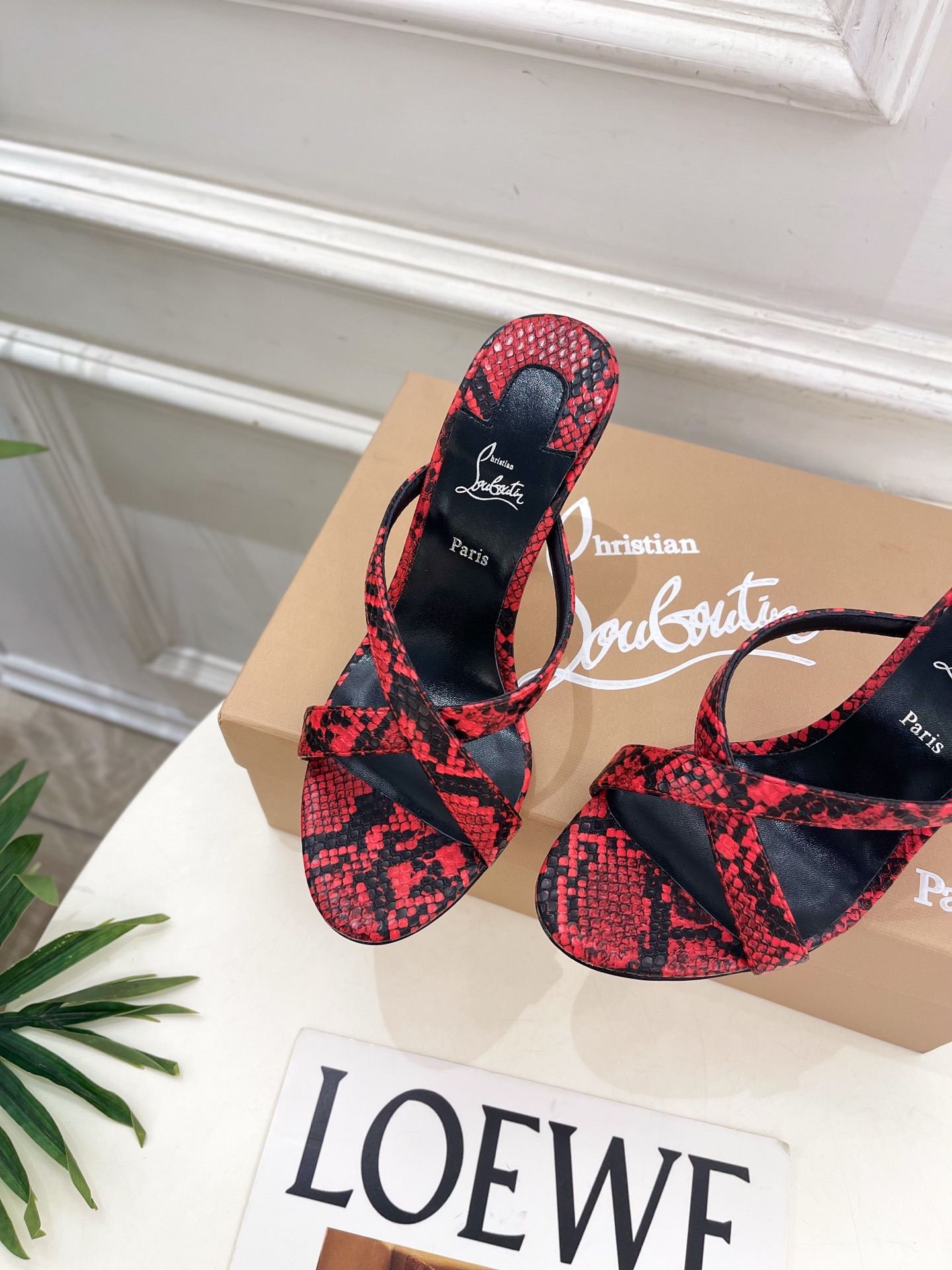Christian Louboutin路铂廷 26ss ✨ 2026新品 CL极简交叉带高跟拖鞋 红底鞋系列，顶级硬货上