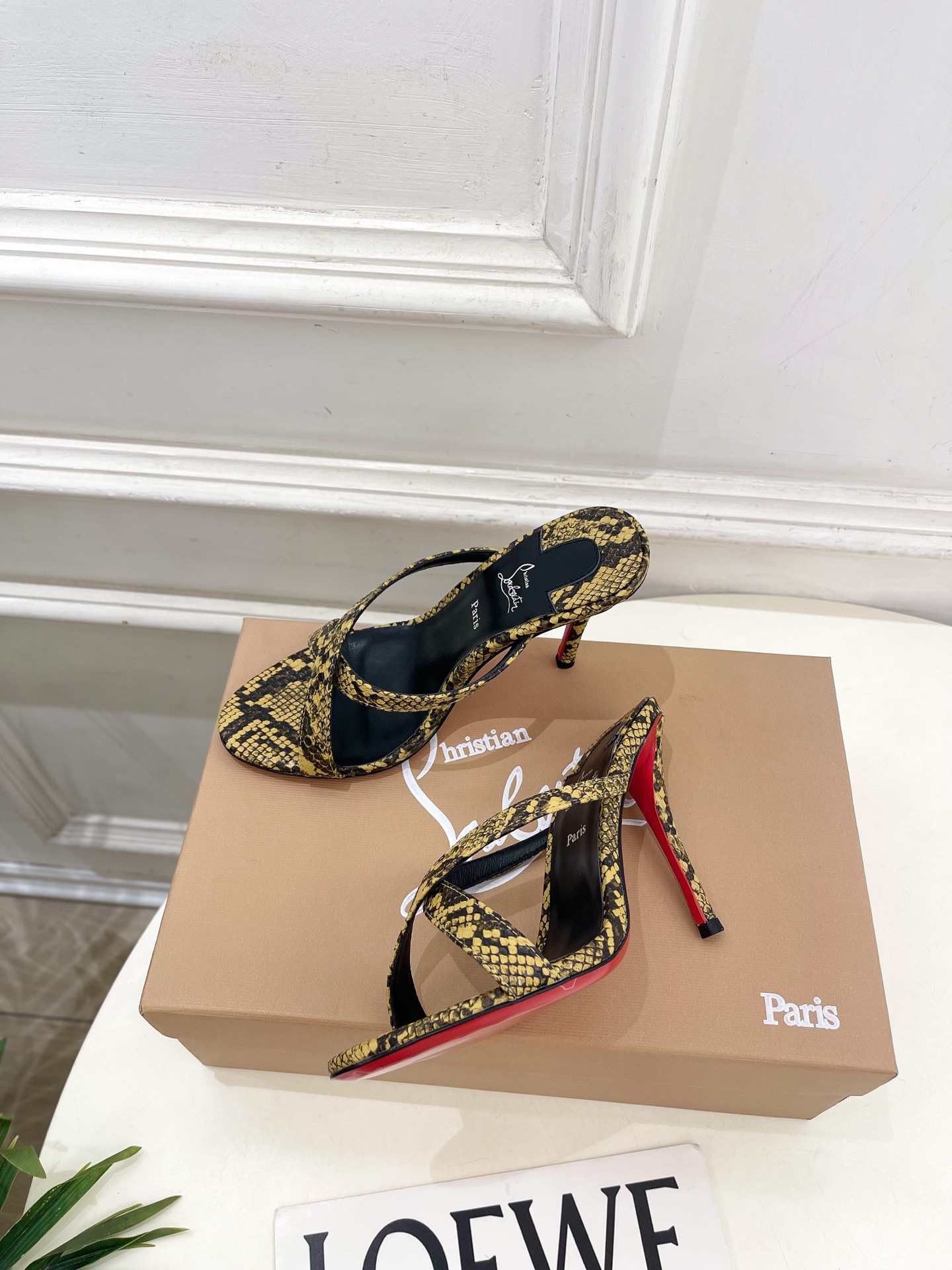 Christian Louboutin路铂廷 26ss ✨ 2026新品 CL极简交叉带高跟拖鞋 红底鞋系列,顶级硬货上 Christian Louboutin路铂廷 26ss ✨ 2026新品 CL极简交叉带高跟拖鞋 红底鞋系列,顶级硬货上