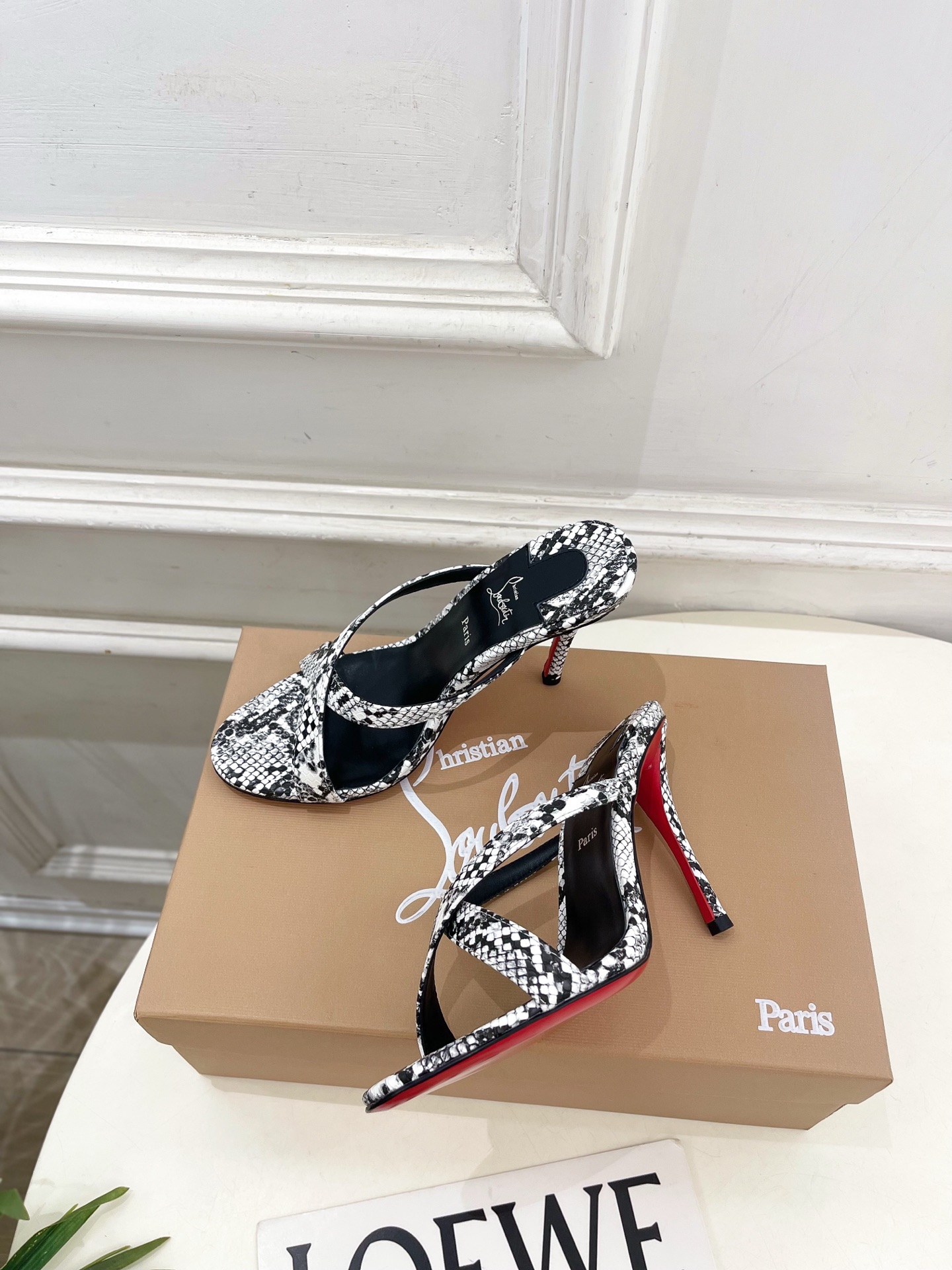 Christian Louboutin路铂廷 26ss ✨ 2026新品 CL极简交叉带高跟拖鞋 红底鞋系列，顶级硬货上