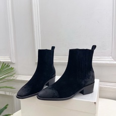 CELINE | 赛琳 26𝐬𝐬 💛2026秋冬新品 复古做旧粗跟切尔西短靴 上新! 🔜BS 这一季的赛琳真的是开 CELINE | 赛琳 26𝐬𝐬 💛2026秋冬新品 复古做旧粗跟切尔西短靴 上新! 🔜BS 这一季的赛琳真的是开