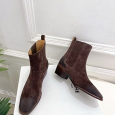 CELINE | 赛琳 26𝐬𝐬 💛2026秋冬新品 复古做旧粗跟切尔西短靴 上新! 🔜BS 这一季的赛琳真的是开 CELINE | 赛琳 26𝐬𝐬 💛2026秋冬新品 复古做旧粗跟切尔西短靴 上新! 🔜BS 这一季的赛琳真的是开