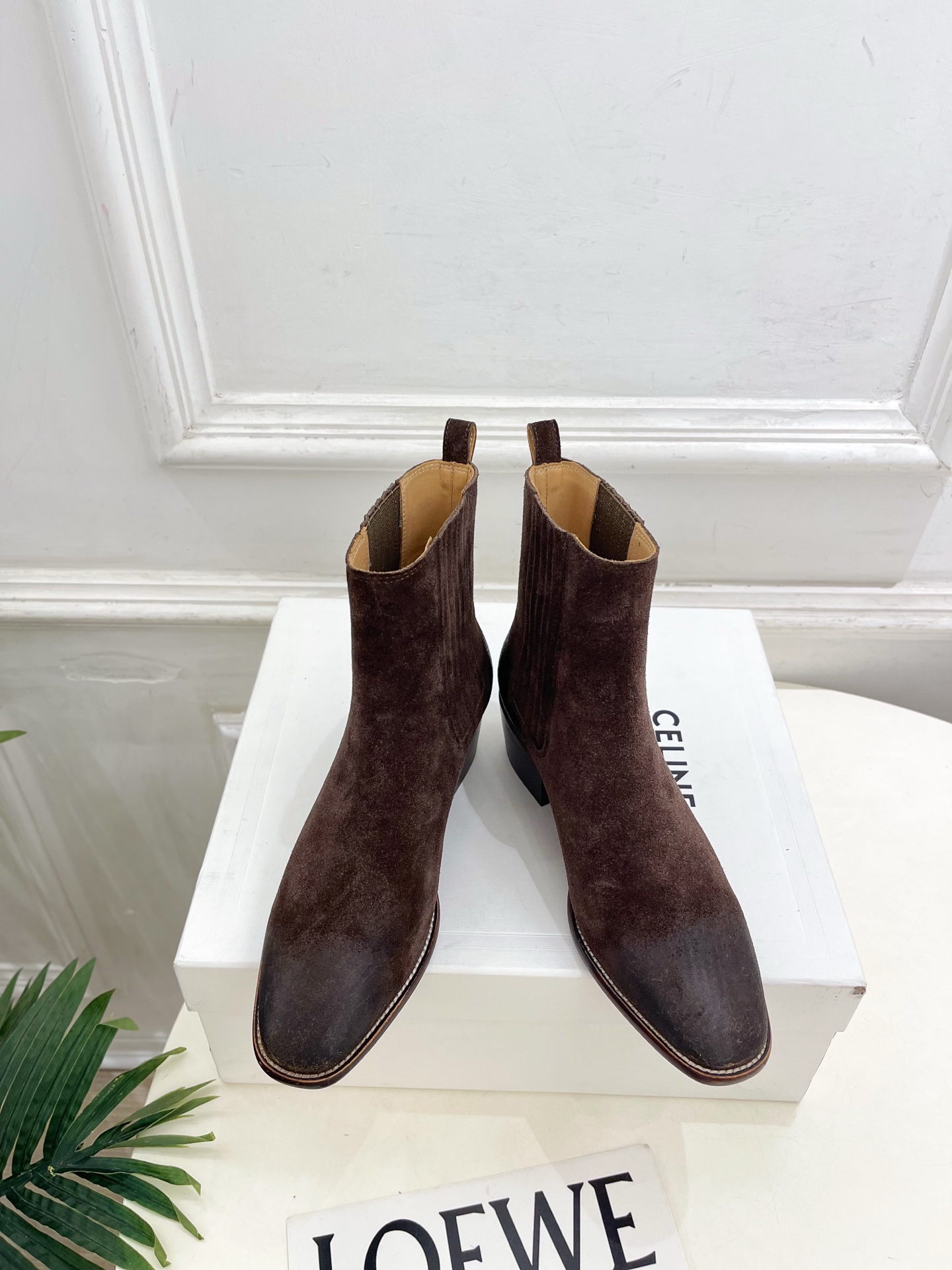 CELINE | 赛琳 26𝐬𝐬 💛2026秋冬新品 复古做旧粗跟切尔西短靴 上新! 🔜BS 这一季的赛琳真的是开 CELINE | 赛琳 26𝐬𝐬 💛2026秋冬新品 复古做旧粗跟切尔西短靴 上新! 🔜BS 这一季的赛琳真的是开