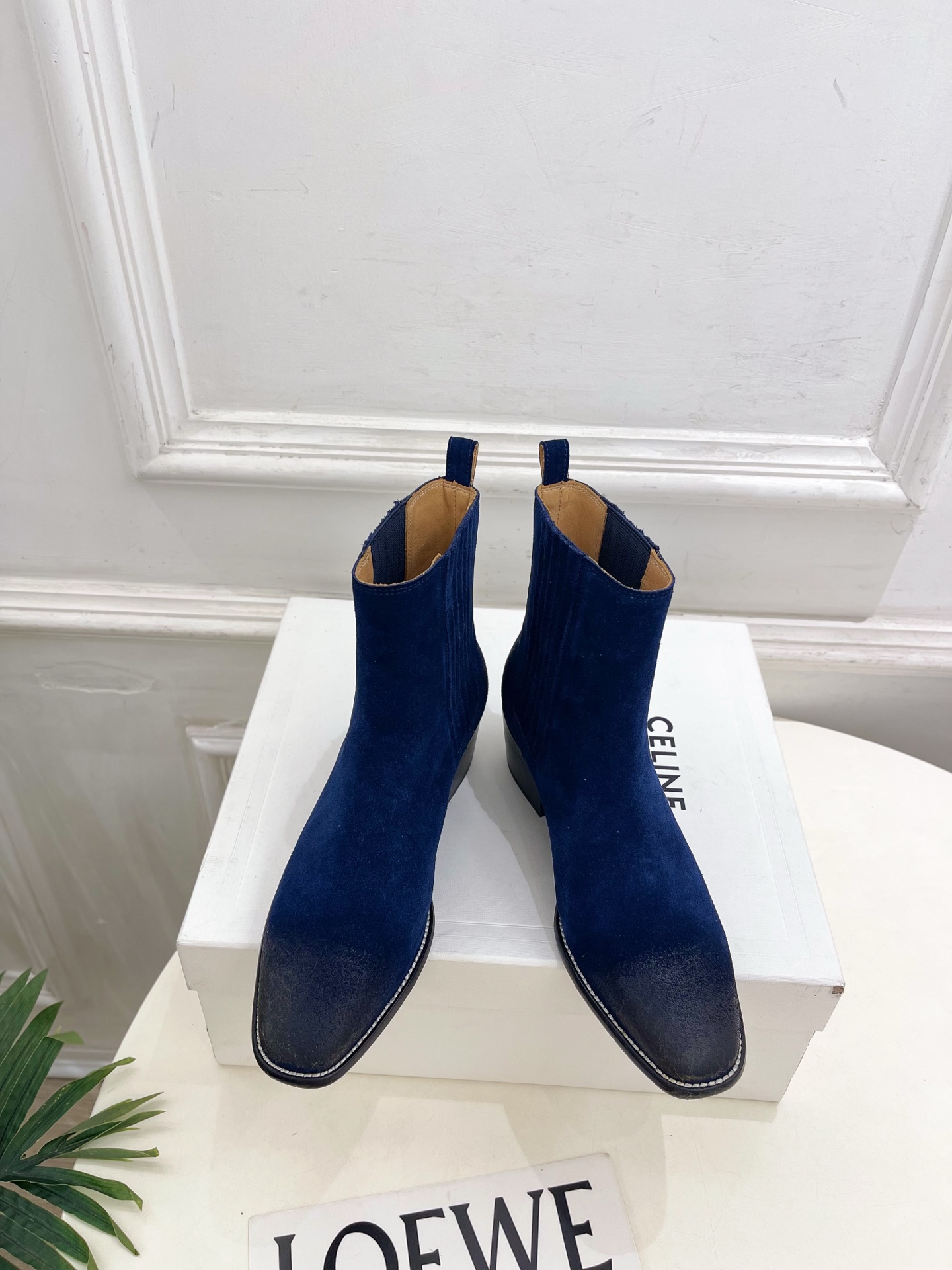 CELINE | 赛琳 26𝐬𝐬 💛2026秋冬新品 复古做旧粗跟切尔西短靴 上新! 🔜BS 这一季的赛琳真的是开 CELINE | 赛琳 26𝐬𝐬 💛2026秋冬新品 复古做旧粗跟切尔西短靴 上新! 🔜BS 这一季的赛琳真的是开