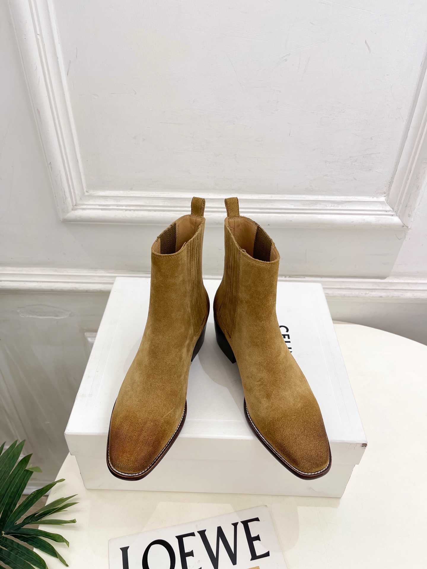 CELINE | 赛琳 26𝐬𝐬 💛2026秋冬新品 复古做旧粗跟切尔西短靴 上新! 🔜BS 这一季的赛琳真的是开 CELINE | 赛琳 26𝐬𝐬 💛2026秋冬新品 复古做旧粗跟切尔西短靴 上新! 🔜BS 这一季的赛琳真的是开