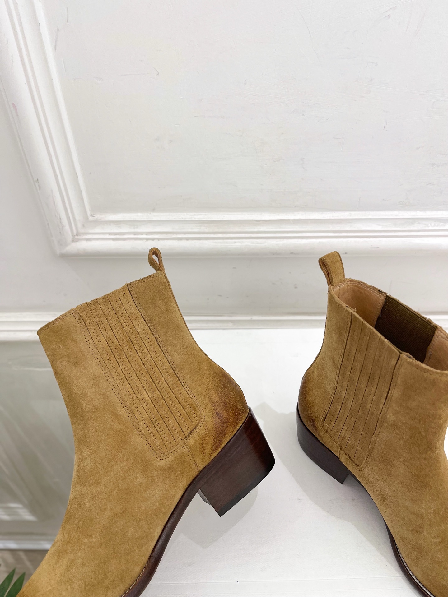 CELINE | 赛琳 26𝐬𝐬 💛2026秋冬新品 复古做旧粗跟切尔西短靴 上新! 🔜BS 这一季的赛琳真的是开 CELINE | 赛琳 26𝐬𝐬 💛2026秋冬新品 复古做旧粗跟切尔西短靴 上新! 🔜BS 这一季的赛琳真的是开