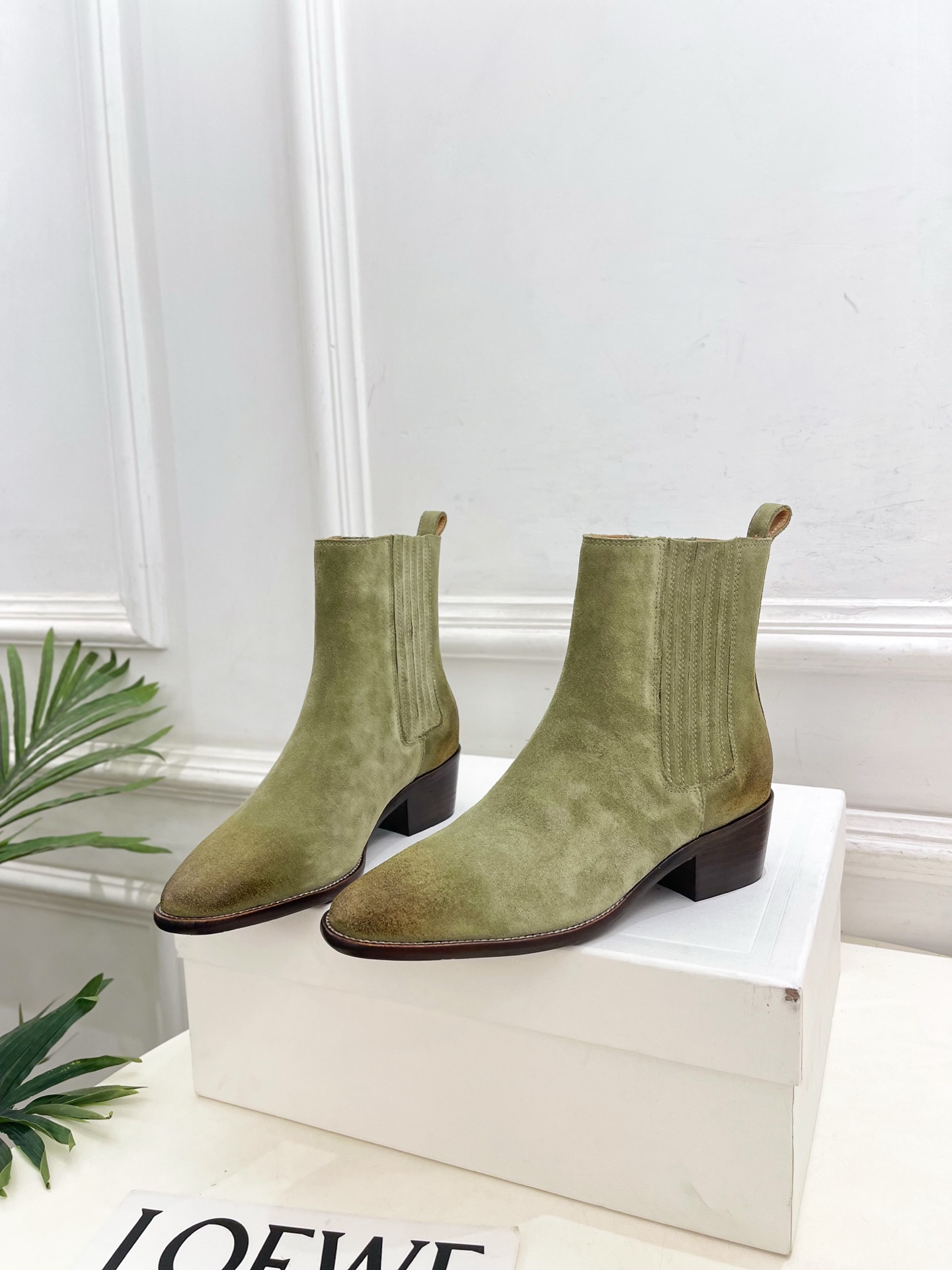 CELINE | 赛琳 26𝐬𝐬 💛2026秋冬新品 复古做旧粗跟切尔西短靴 上新! 🔜BS 这一季的赛琳真的是开 CELINE | 赛琳 26𝐬𝐬 💛2026秋冬新品 复古做旧粗跟切尔西短靴 上新! 🔜BS 这一季的赛琳真的是开