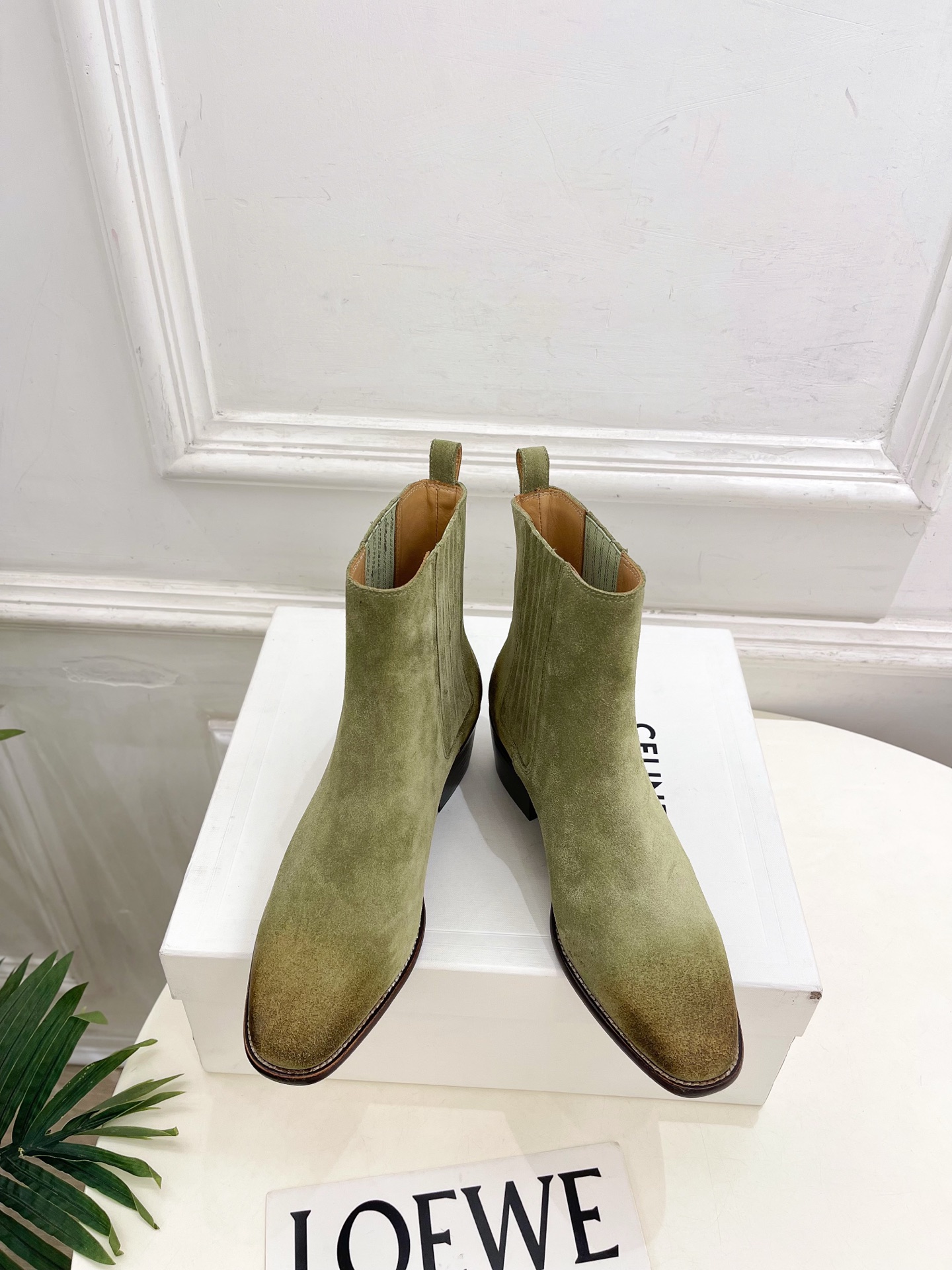 CELINE | 赛琳 26𝐬𝐬 💛2026秋冬新品 复古做旧粗跟切尔西短靴 上新! 🔜BS 这一季的赛琳真的是开 CELINE | 赛琳 26𝐬𝐬 💛2026秋冬新品 复古做旧粗跟切尔西短靴 上新! 🔜BS 这一季的赛琳真的是开