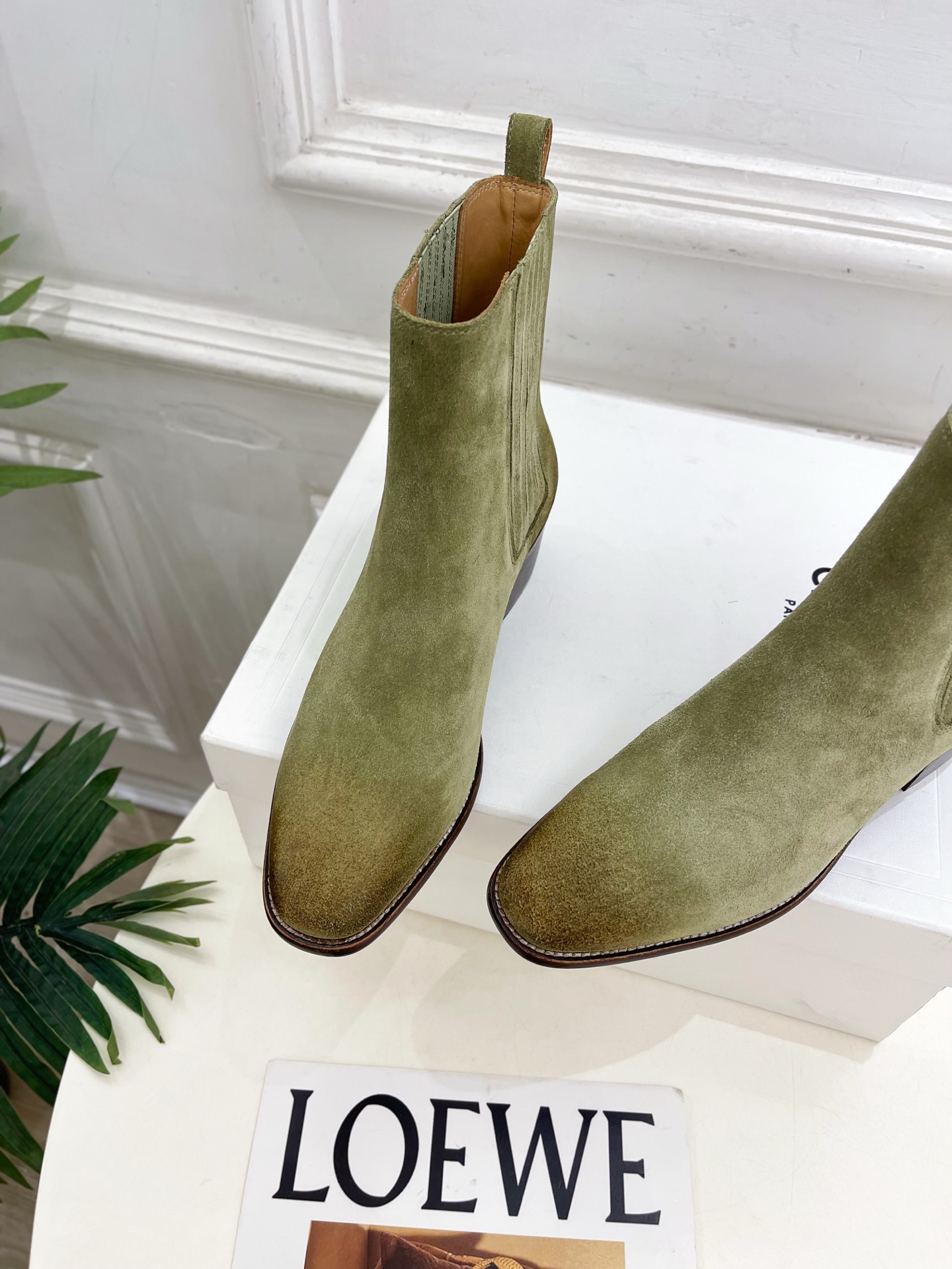 CELINE | 赛琳 26𝐬𝐬 💛2026秋冬新品 复古做旧粗跟切尔西短靴 上新! 🔜BS 这一季的赛琳真的是开 CELINE | 赛琳 26𝐬𝐬 💛2026秋冬新品 复古做旧粗跟切尔西短靴 上新! 🔜BS 这一季的赛琳真的是开