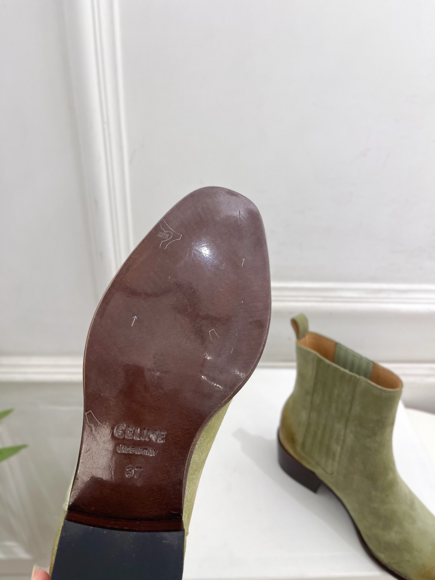 CELINE | 赛琳 26𝐬𝐬 💛2026秋冬新品 复古做旧粗跟切尔西短靴 上新! 🔜BS 这一季的赛琳真的是开 CELINE | 赛琳 26𝐬𝐬 💛2026秋冬新品 复古做旧粗跟切尔西短靴 上新! 🔜BS 这一季的赛琳真的是开