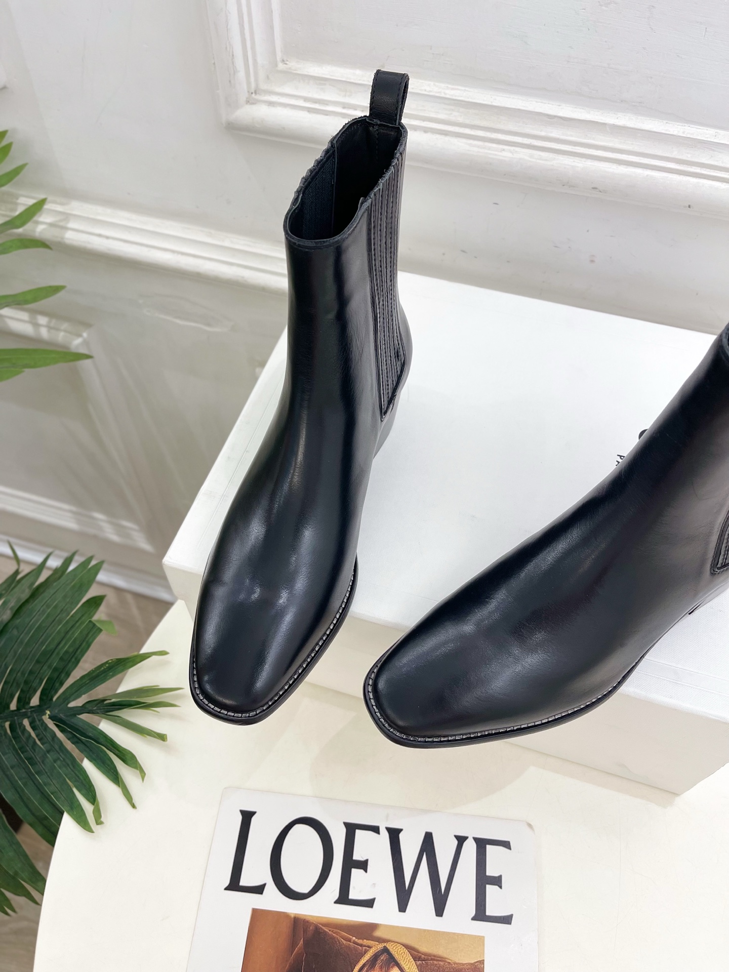 CELINE  | 赛琳  26𝐬𝐬  💛2026秋冬新品 复古做旧粗跟切尔西短靴 上新！ 🔜BS 这一季的赛琳真的是开