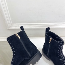 CELINE | 赛琳 26𝐬𝐬 💛2026秋冬新品 凯旋门复古厚底马丁靴短靴 上新! 🔜BS 这一季的赛琳真的是 CELINE | 赛琳 26𝐬𝐬 💛2026秋冬新品 凯旋门复古厚底马丁靴短靴 上新! 🔜BS 这一季的赛琳真的是
