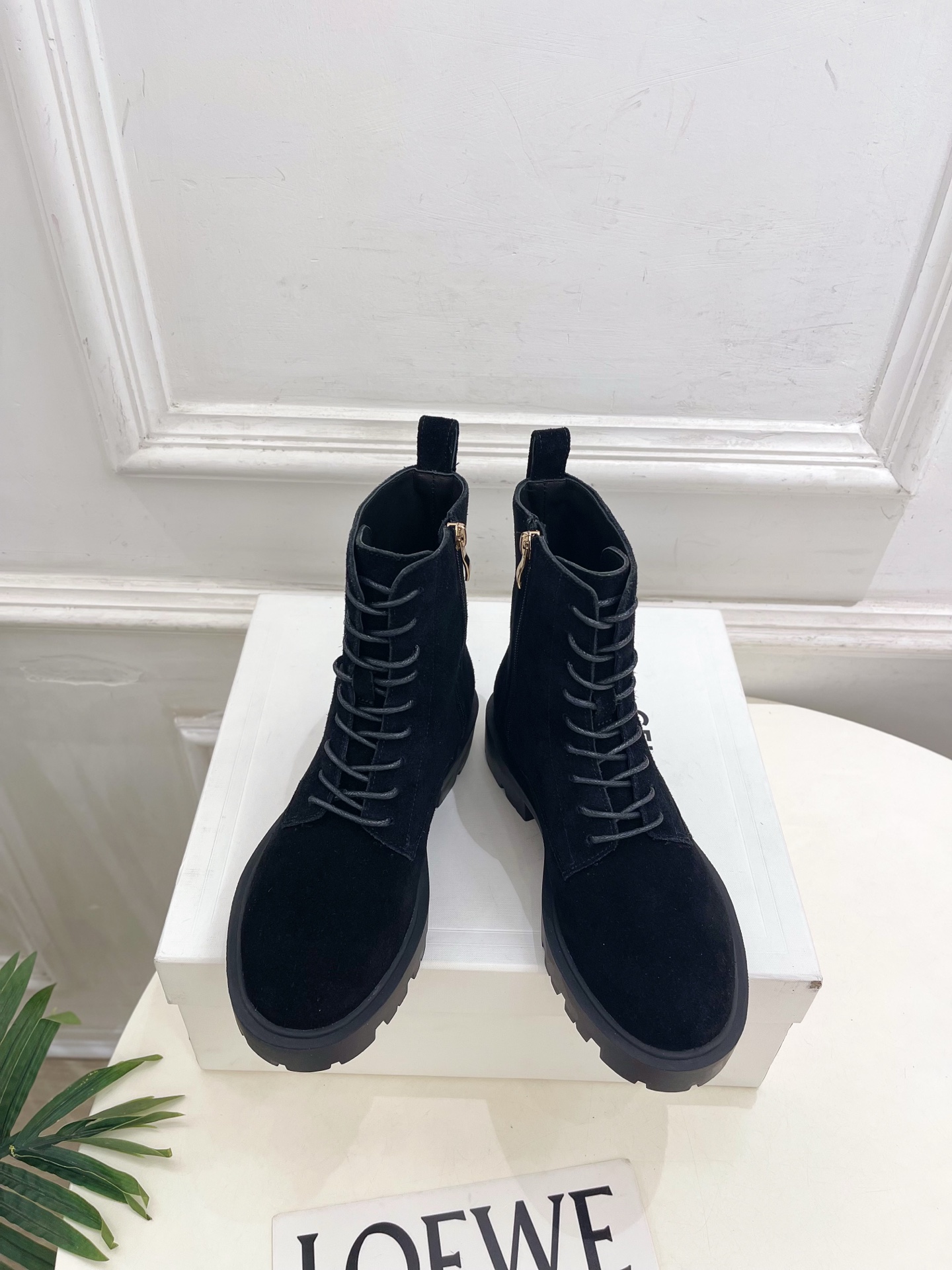 CELINE | 赛琳 26𝐬𝐬 💛2026秋冬新品 凯旋门复古厚底马丁靴短靴 上新! 🔜BS 这一季的赛琳真的是 CELINE | 赛琳 26𝐬𝐬 💛2026秋冬新品 凯旋门复古厚底马丁靴短靴 上新! 🔜BS 这一季的赛琳真的是