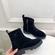 CELINE | 赛琳 26𝐬𝐬 💛2026秋冬新品 凯旋门复古厚底马丁靴短靴 上新! 🔜BS 这一季的赛琳真的是 CELINE | 赛琳 26𝐬𝐬 💛2026秋冬新品 凯旋门复古厚底马丁靴短靴 上新! 🔜BS 这一季的赛琳真的是