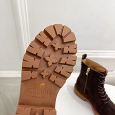 CELINE | 赛琳 26𝐬𝐬 💛2026秋冬新品 凯旋门复古厚底马丁靴短靴 上新! 🔜BS 这一季的赛琳真的是 CELINE | 赛琳 26𝐬𝐬 💛2026秋冬新品 凯旋门复古厚底马丁靴短靴 上新! 🔜BS 这一季的赛琳真的是