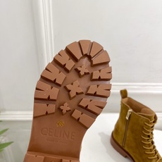 CELINE | 赛琳 26𝐬𝐬 💛2026秋冬新品 凯旋门复古厚底马丁靴短靴 上新! 🔜BS 这一季的赛琳真的是 CELINE | 赛琳 26𝐬𝐬 💛2026秋冬新品 凯旋门复古厚底马丁靴短靴 上新! 🔜BS 这一季的赛琳真的是