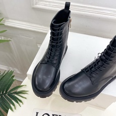 CELINE | 赛琳 26𝐬𝐬 💛2026秋冬新品 凯旋门复古厚底马丁靴短靴 上新! 🔜BS 这一季的赛琳真的是 CELINE | 赛琳 26𝐬𝐬 💛2026秋冬新品 凯旋门复古厚底马丁靴短靴 上新! 🔜BS 这一季的赛琳真的是