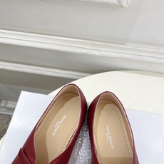 Maison Margiela· 马吉拉26𝐬𝐬 2026秋冬新品 MM6复古分趾玛丽珍平底鞋———————— MM6 Maison Margiela· 马吉拉26𝐬𝐬 2026秋冬新品 MM6复古分趾玛丽珍平底鞋———————— MM6