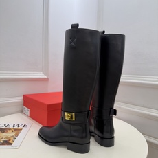 Ferragamo|菲拉格慕26𝐬𝐬 2026秋冬新品 经典皮带扣粗跟骑士长靴 火爆上新! 这鞋绝对是黑马选手 颜值 Ferragamo|菲拉格慕26𝐬𝐬 2026秋冬新品 经典皮带扣粗跟骑士长靴 火爆上新! 这鞋绝对是黑马选手 颜值