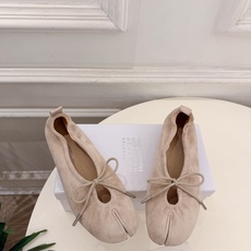 Maison Margiela· 马吉拉26𝐬𝐬 2026秋冬新品 MM6分趾蝴蝶结玛丽珍鞋———————— MM6作 Maison Margiela· 马吉拉26𝐬𝐬 2026秋冬新品 MM6分趾蝴蝶结玛丽珍鞋———————— MM6作