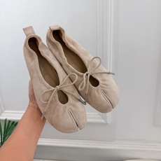 Maison Margiela· 马吉拉26𝐬𝐬 2026秋冬新品 MM6分趾蝴蝶结玛丽珍鞋———————— MM6作 Maison Margiela· 马吉拉26𝐬𝐬 2026秋冬新品 MM6分趾蝴蝶结玛丽珍鞋———————— MM6作