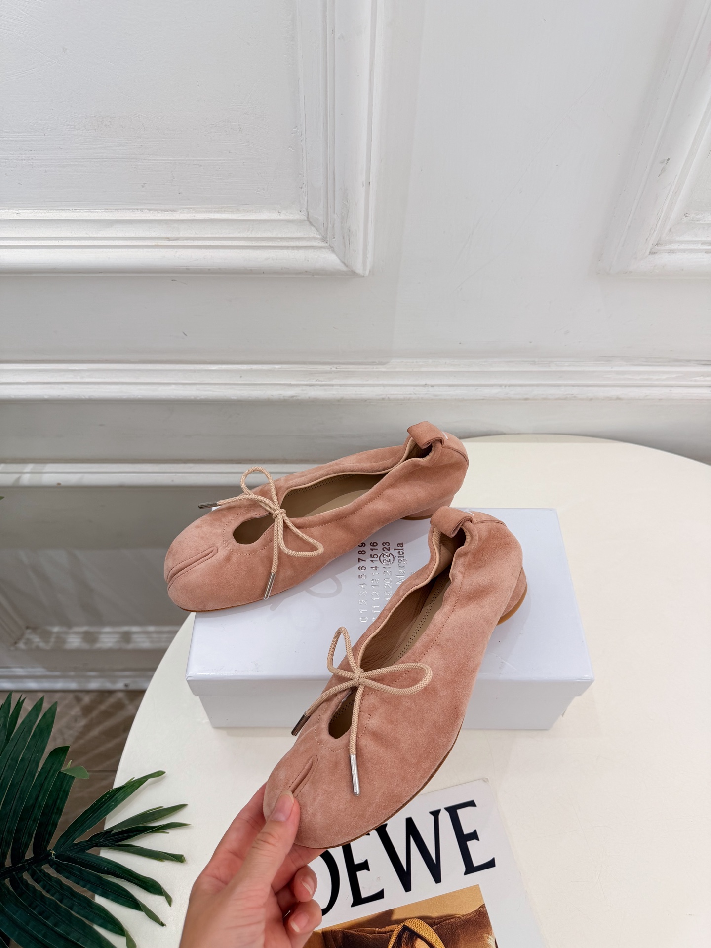 Maison Margiela· 马吉拉26𝐬𝐬  2026秋冬新品 MM6分趾蝴蝶结玛丽珍鞋———————— MM6作