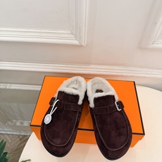 🐎𝐇𝐄𝐑𝐌𝐄* 爱玛仕 26𝐬𝐬 🌈2026秋新新品 专柜新款 经典皮带扣情侣款包头毛鞋 系列〰 ◽鞋面:原版特定牛反 🐎𝐇𝐄𝐑𝐌𝐄* 爱玛仕 26𝐬𝐬 🌈2026秋新新品 专柜新款 经典皮带扣情侣款包头毛鞋 系列〰 ◽鞋面:原版特定牛反