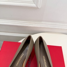 Ferragamo|菲拉格慕26𝐬𝐬 2026秋冬新品 经典大号Gancini扣尖头高跟鞋 火爆上新! 这鞋绝对是 Ferragamo|菲拉格慕26𝐬𝐬 2026秋冬新品 经典大号Gancini扣尖头高跟鞋 火爆上新! 这鞋绝对是