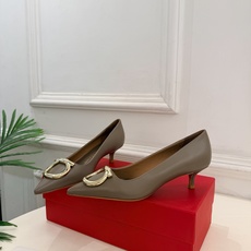 Ferragamo|菲拉格慕26𝐬𝐬 2026秋冬新品 经典大号Gancini扣尖头高跟鞋 火爆上新! 这鞋绝对是 Ferragamo|菲拉格慕26𝐬𝐬 2026秋冬新品 经典大号Gancini扣尖头高跟鞋 火爆上新! 这鞋绝对是