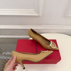 Ferragamo|菲拉格慕26𝐬𝐬 2026秋冬新品 经典大号Gancini扣尖头高跟鞋 火爆上新! 这鞋绝对是 Ferragamo|菲拉格慕26𝐬𝐬 2026秋冬新品 经典大号Gancini扣尖头高跟鞋 火爆上新! 这鞋绝对是