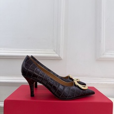 Ferragamo|菲拉格慕26𝐬𝐬 2026秋冬新品 经典大号Gancini扣尖头高跟鞋 火爆上新! 这鞋绝对是 Ferragamo|菲拉格慕26𝐬𝐬 2026秋冬新品 经典大号Gancini扣尖头高跟鞋 火爆上新! 这鞋绝对是