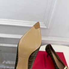 Ferragamo|菲拉格慕26𝐬𝐬 2026秋冬新品 经典大号Gancini扣尖头高跟鞋 火爆上新! 这鞋绝对是 Ferragamo|菲拉格慕26𝐬𝐬 2026秋冬新品 经典大号Gancini扣尖头高跟鞋 火爆上新! 这鞋绝对是