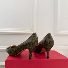 Ferragamo|菲拉格慕26𝐬𝐬 2026秋冬新品 经典大号Gancini扣尖头高跟鞋 火爆上新! 这鞋绝对是 Ferragamo|菲拉格慕26𝐬𝐬 2026秋冬新品 经典大号Gancini扣尖头高跟鞋 火爆上新! 这鞋绝对是