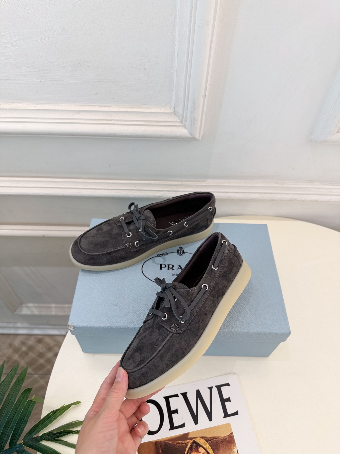 PRADA 普拉达  26𝐬𝐬  🌈2026秋冬新品 专柜走秀款 复古系带休闲乐福鞋 系列〰 ◽鞋面：原版高定制羊绒 ◽