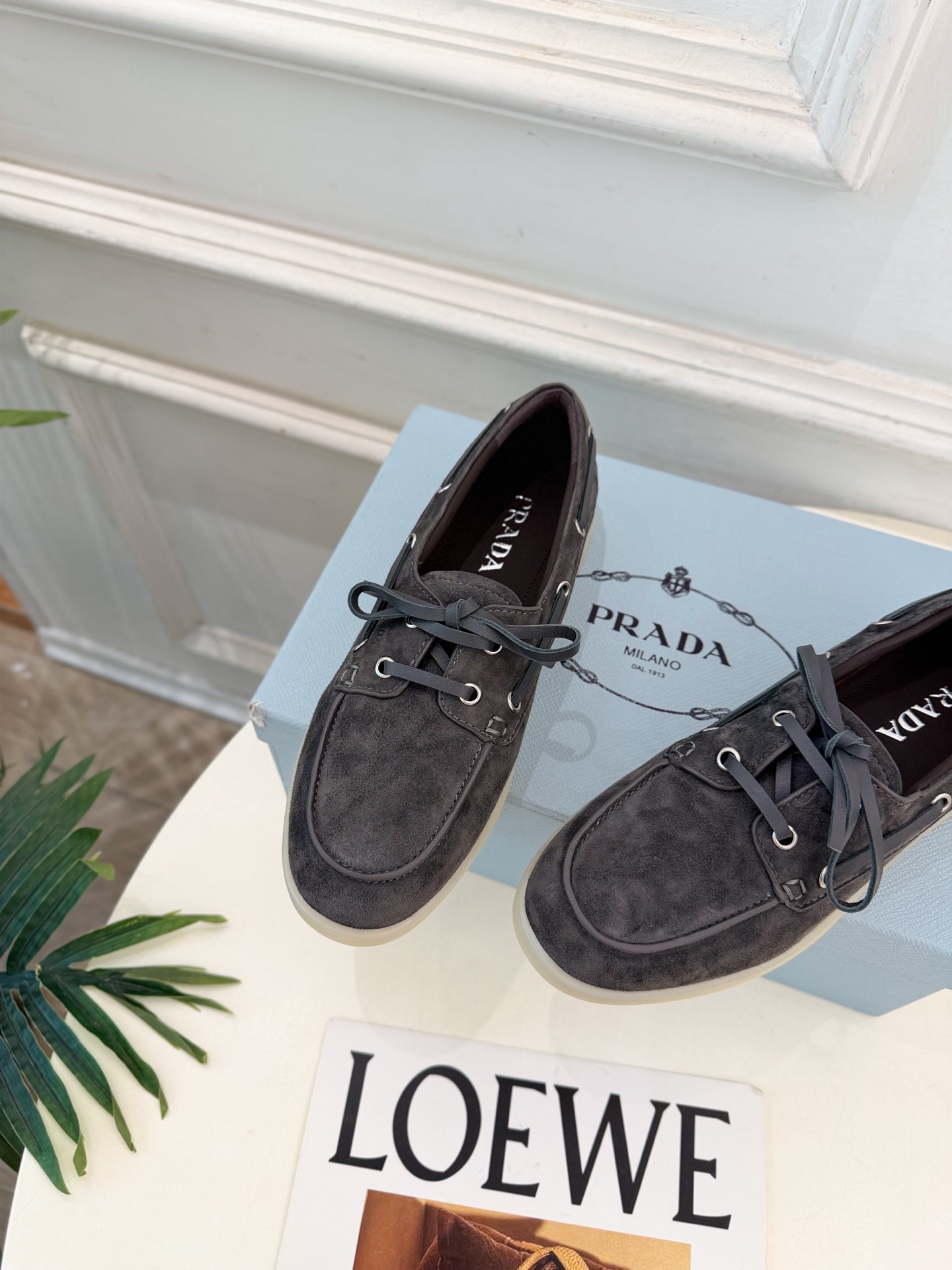 PRADA 普拉达  26𝐬𝐬  🌈2026秋冬新品 专柜走秀款 复古系带休闲乐福鞋 系列〰 ◽鞋面：原版高定制羊绒 ◽