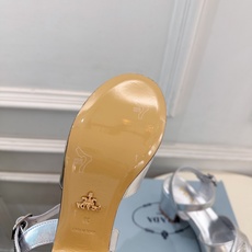 PRADA 普拉达 26𝐬𝐬 🌈2026新品 专柜走秀款 经典三角标交叉带粗跟厚底凉鞋 系列〰 ◽鞋面:原版高定制面 PRADA 普拉达 26𝐬𝐬 🌈2026新品 专柜走秀款 经典三角标交叉带粗跟厚底凉鞋 系列〰 ◽鞋面:原版高定制面