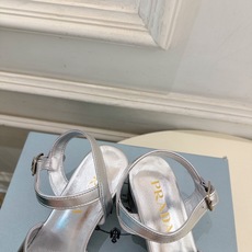 PRADA 普拉达 26𝐬𝐬 🌈2026新品 专柜走秀款 经典三角标交叉带粗跟厚底凉鞋 系列〰 ◽鞋面:原版高定制面 PRADA 普拉达 26𝐬𝐬 🌈2026新品 专柜走秀款 经典三角标交叉带粗跟厚底凉鞋 系列〰 ◽鞋面:原版高定制面