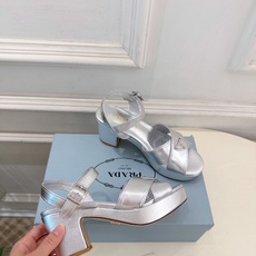 PRADA 普拉达 26𝐬𝐬 🌈2026新品 专柜走秀款 经典三角标交叉带粗跟厚底凉鞋 系列〰 ◽鞋面:原版高定制面 PRADA 普拉达 26𝐬𝐬 🌈2026新品 专柜走秀款 经典三角标交叉带粗跟厚底凉鞋 系列〰 ◽鞋面:原版高定制面