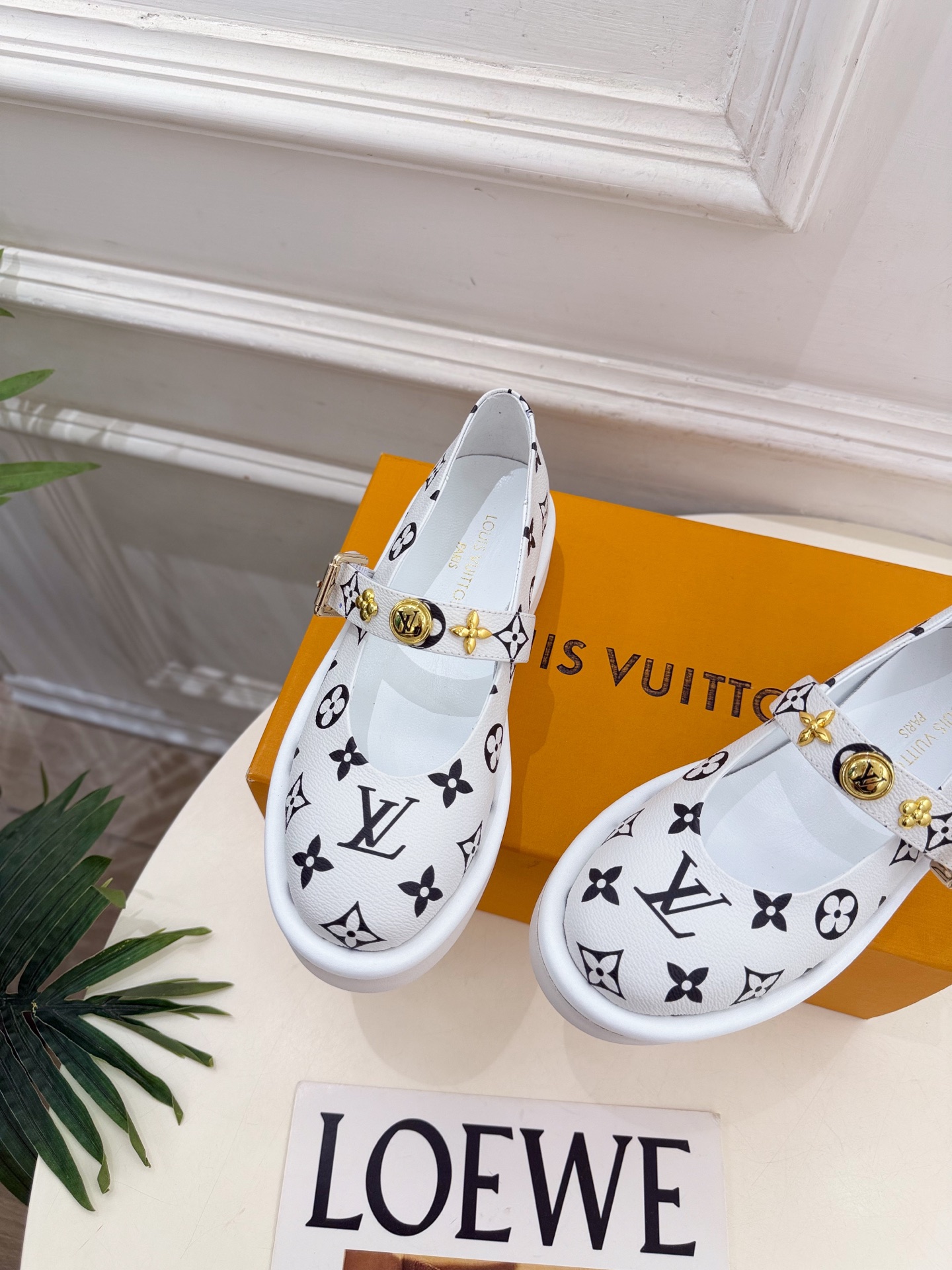 LV  | 路易威登  26𝐬𝐬  🧡💚2026秋冬新款 顶级版本⚠️ 专柜主打最新秀款 LV 金属扣老花厚底玛丽珍鞋 