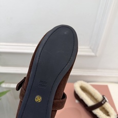 Miu Miu | 缪缪 26𝐬𝐬 🖤2026秋冬新品 专柜主打最新走秀款 蝴蝶结玛丽珍平底毛毛鞋 火爆上新! 🍒BS Miu Miu | 缪缪 26𝐬𝐬 🖤2026秋冬新品 专柜主打最新走秀款 蝴蝶结玛丽珍平底毛毛鞋 火爆上新! 🍒BS