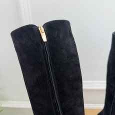 Gianvito Rossi|吉安维托·罗西 26𝐬𝐬 2026秋冬新品 GR复古尖头侧拉链高跟长靴 火爆上新! 这鞋 Gianvito Rossi|吉安维托·罗西 26𝐬𝐬 2026秋冬新品 GR复古尖头侧拉链高跟长靴 火爆上新! 这鞋