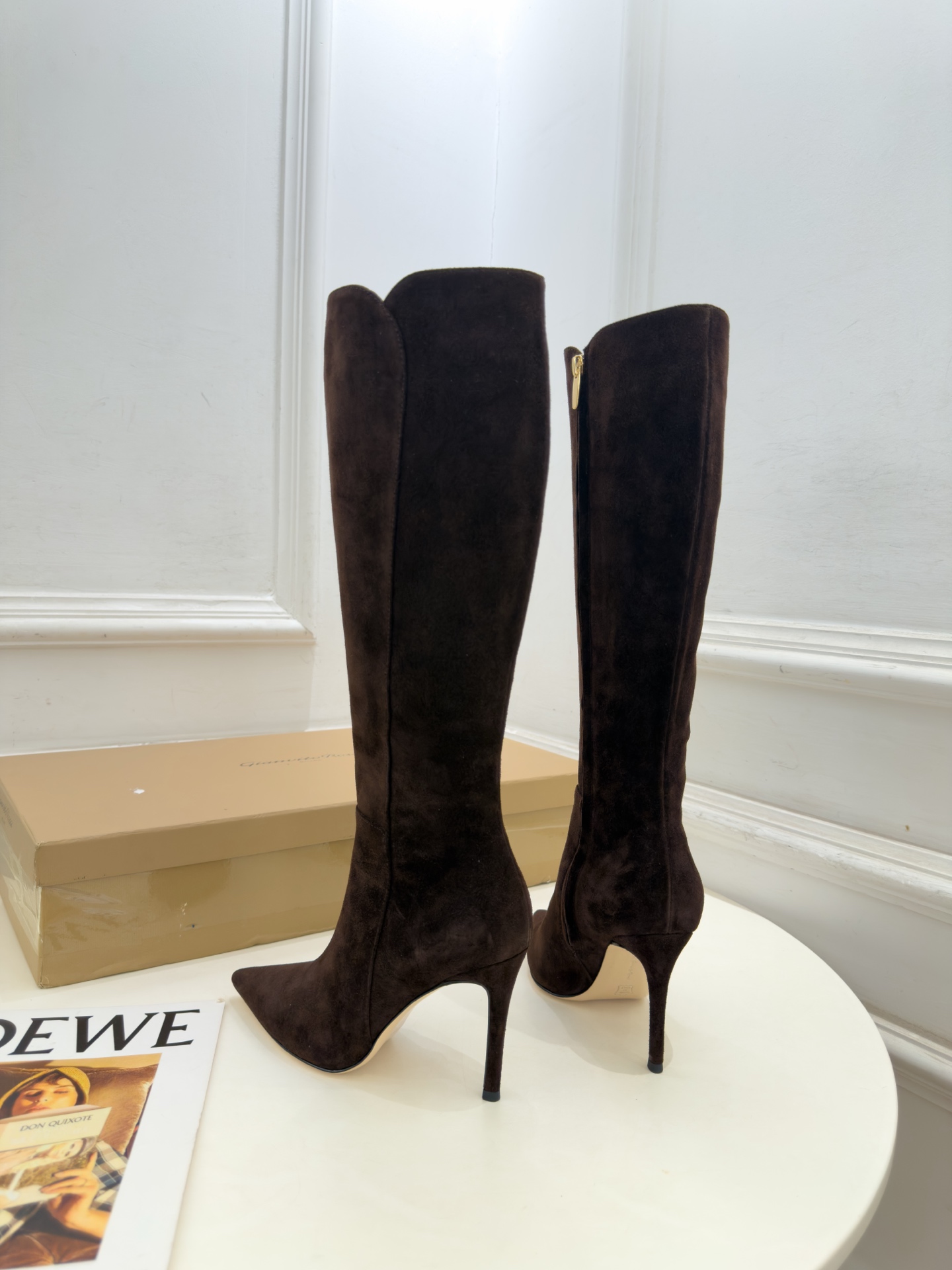 Gianvito Rossi｜吉安维托·罗西  26𝐬𝐬 2026秋冬新品 GR复古尖头侧拉链高跟长靴 火爆上新！ 这鞋