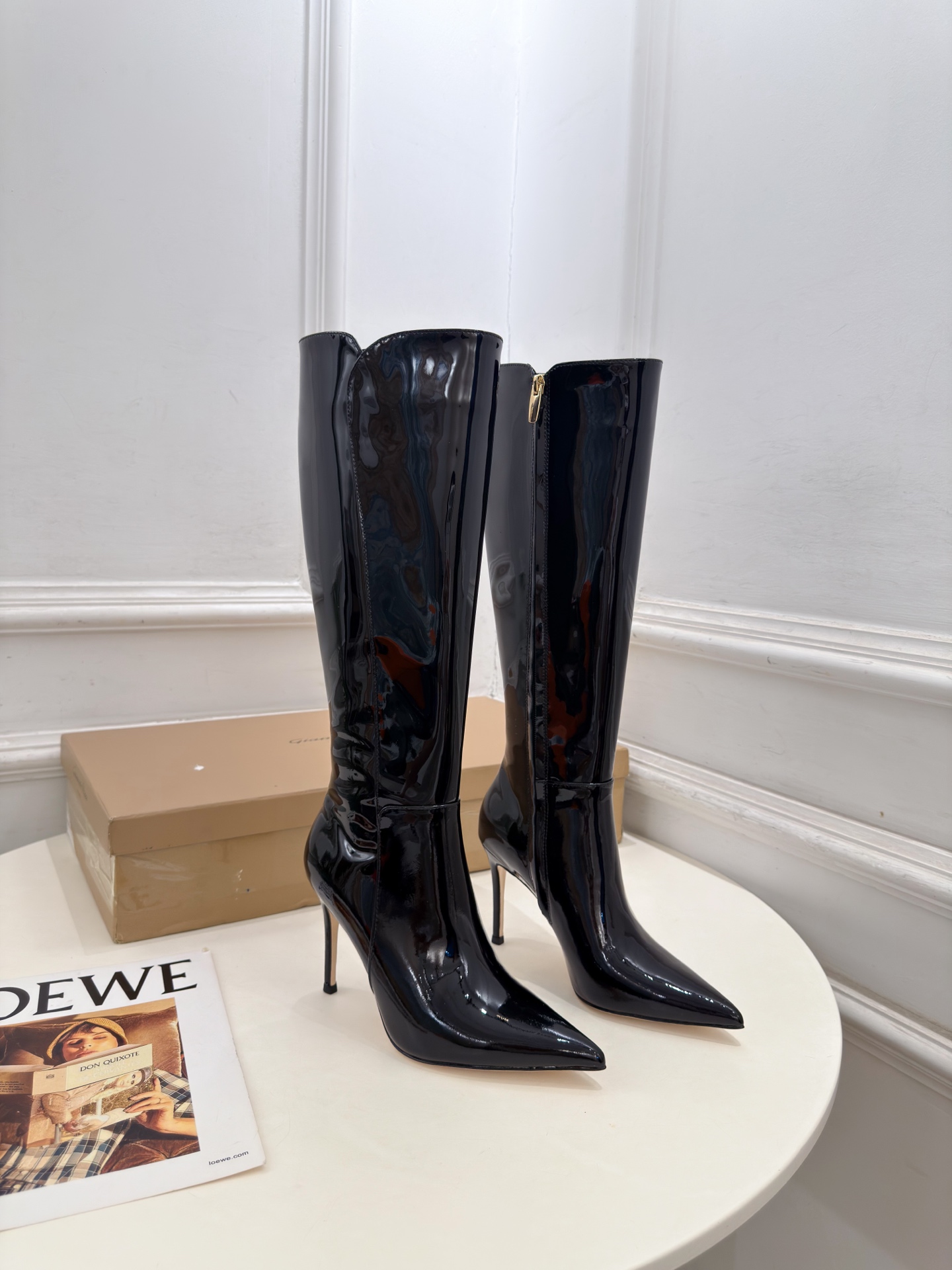 Gianvito Rossi|吉安维托·罗西 26𝐬𝐬 2026秋冬新品 GR复古尖头侧拉链高跟长靴 火爆上新! 这鞋 Gianvito Rossi|吉安维托·罗西 26𝐬𝐬 2026秋冬新品 GR复古尖头侧拉链高跟长靴 火爆上新! 这鞋