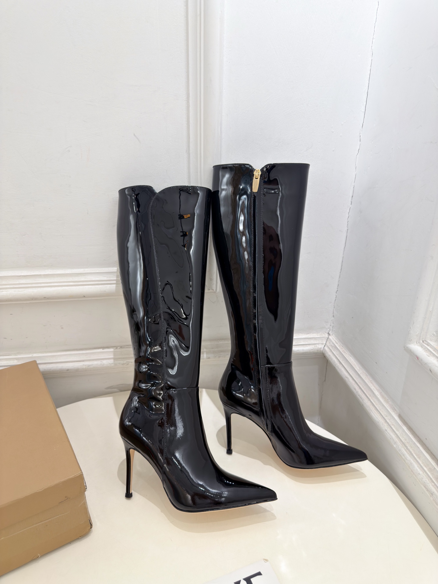 Gianvito Rossi｜吉安维托·罗西  26𝐬𝐬 2026秋冬新品 GR复古尖头侧拉链高跟长靴 火爆上新！ 这鞋