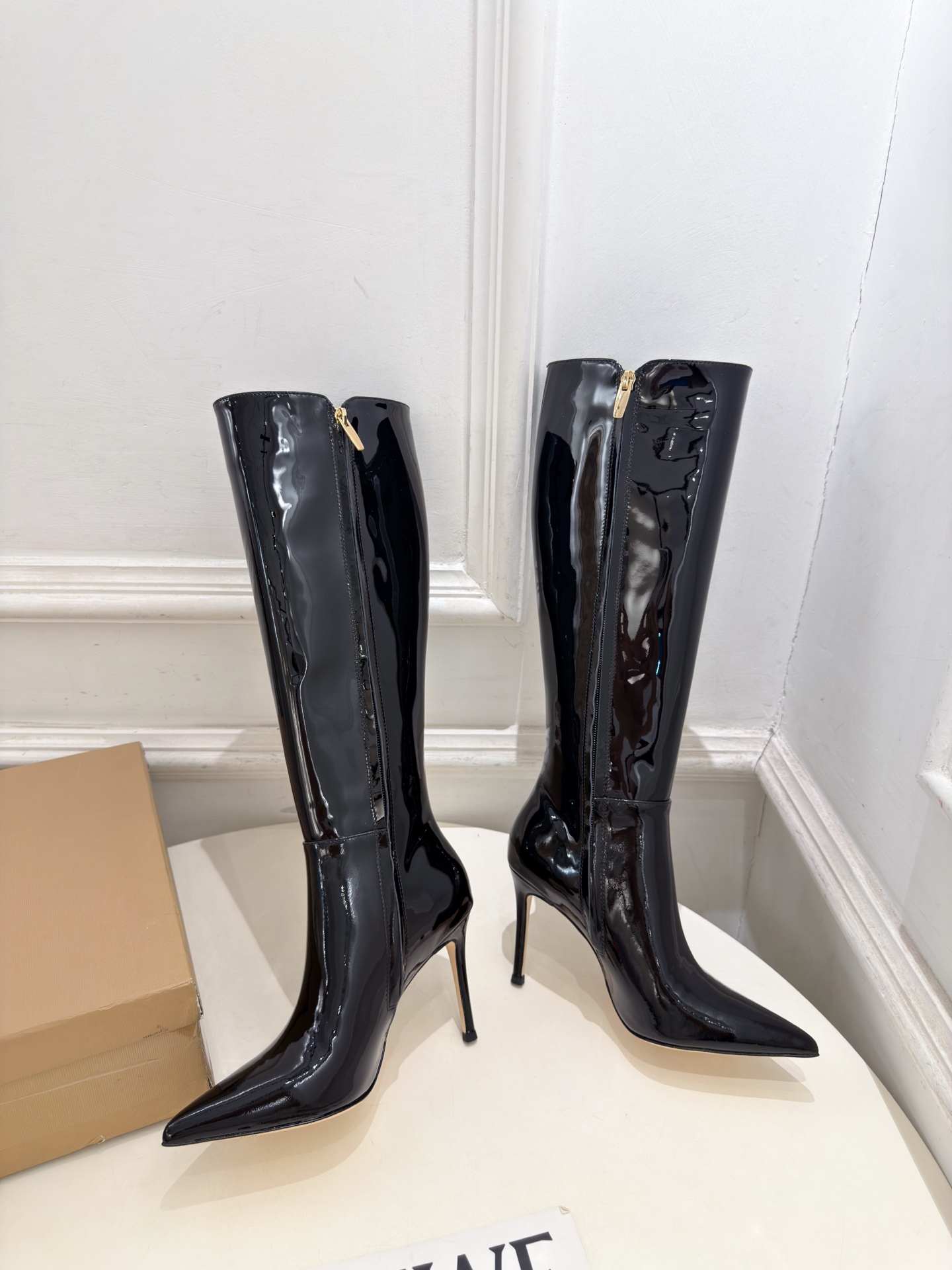 Gianvito Rossi｜吉安维托·罗西  26𝐬𝐬 2026秋冬新品 GR复古尖头侧拉链高跟长靴 火爆上新！ 这鞋