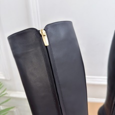 Gianvito Rossi|吉安维托·罗西 26𝐬𝐬 2026秋冬新品 GR复古尖头侧拉链高跟长靴 火爆上新! 这鞋 Gianvito Rossi|吉安维托·罗西 26𝐬𝐬 2026秋冬新品 GR复古尖头侧拉链高跟长靴 火爆上新! 这鞋