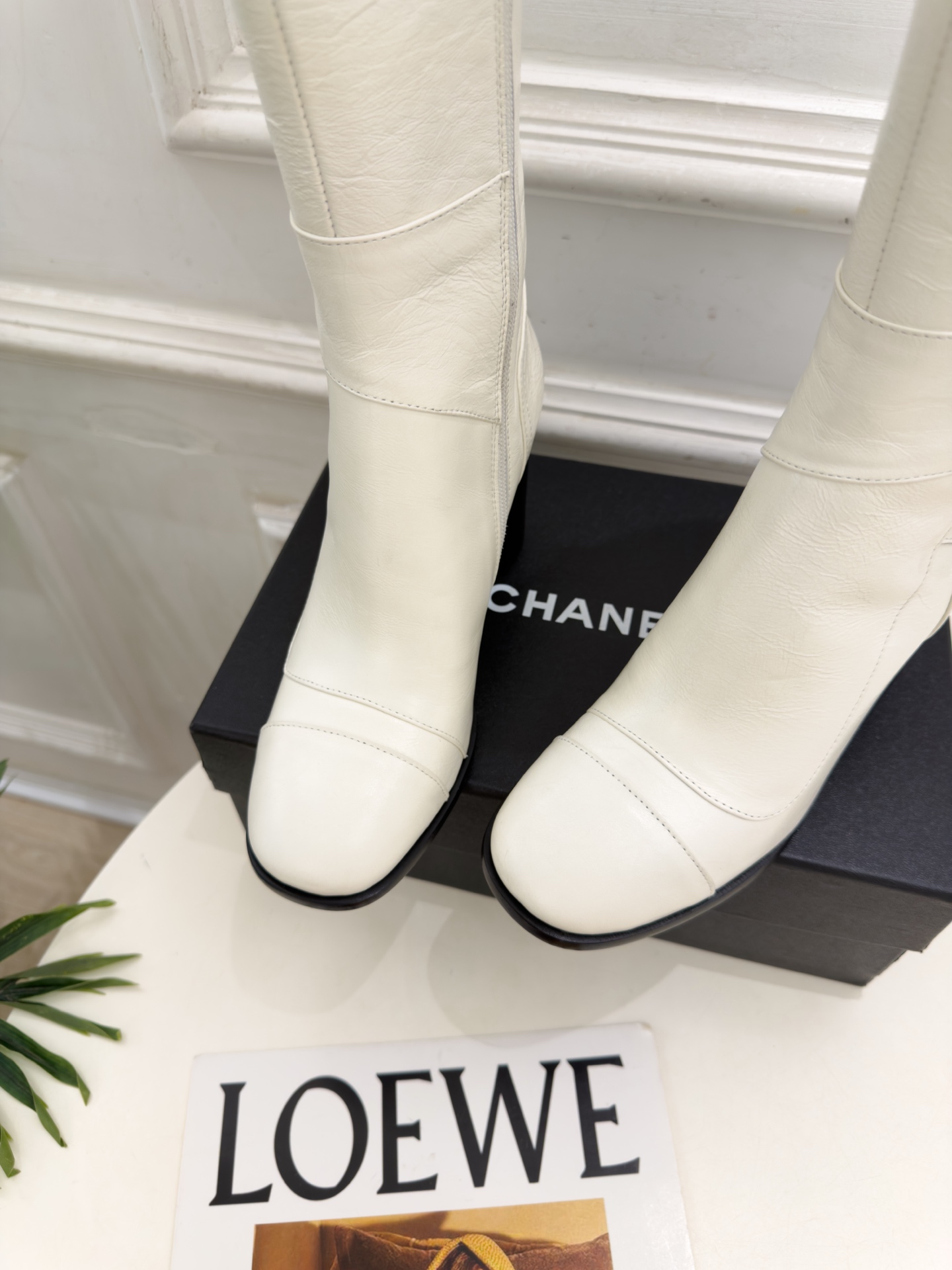 𝐂𝐇𝐀𝐍𝐄𝐋 | 小香 26𝐬𝐬  🦋2026 秋冬新品 专柜经典走秀款 小香双C书包扣粗跟短靴 长靴系列上新〰 🍬 B