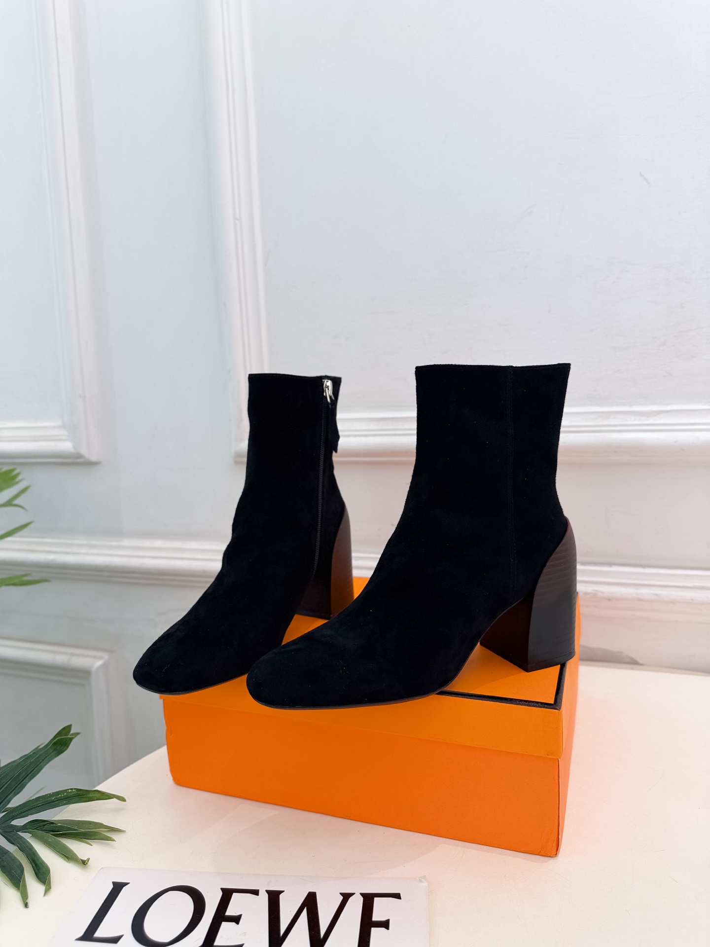 🐎𝐇𝐄𝐑𝐌𝐄* 爱玛仕 26𝐬𝐬 🌈专柜新款 2026秋冬新品 极简复古侧拉链粗跟短靴 系列〰 ◽鞋面:原版特定制牛皮 🐎𝐇𝐄𝐑𝐌𝐄* 爱玛仕 26𝐬𝐬 🌈专柜新款 2026秋冬新品 极简复古侧拉链粗跟短靴 系列〰 ◽鞋面:原版特定制牛皮