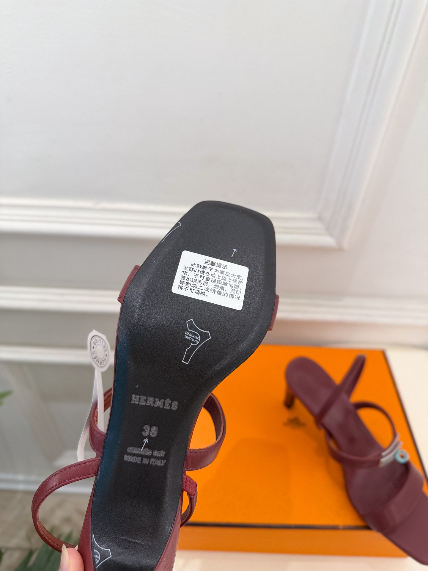 🐎𝐇𝐄𝐑𝐌𝐄* 爱玛仕 26𝐬𝐬 🌈2026新品 专柜新款 经典kelly扣一字带高跟凉鞋 系列〰 ◽鞋面:原版特定制 🐎𝐇𝐄𝐑𝐌𝐄* 爱玛仕 26𝐬𝐬 🌈2026新品 专柜新款 经典kelly扣一字带高跟凉鞋 系列〰 ◽鞋面:原版特定制
