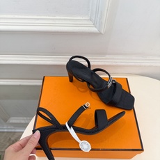 🐎𝐇𝐄𝐑𝐌𝐄* 爱玛仕 26𝐬𝐬 🌈2026新品 专柜新款 经典kelly扣一字带高跟凉鞋 系列〰 ◽鞋面:原版特定制 🐎𝐇𝐄𝐑𝐌𝐄* 爱玛仕 26𝐬𝐬 🌈2026新品 专柜新款 经典kelly扣一字带高跟凉鞋 系列〰 ◽鞋面:原版特定制